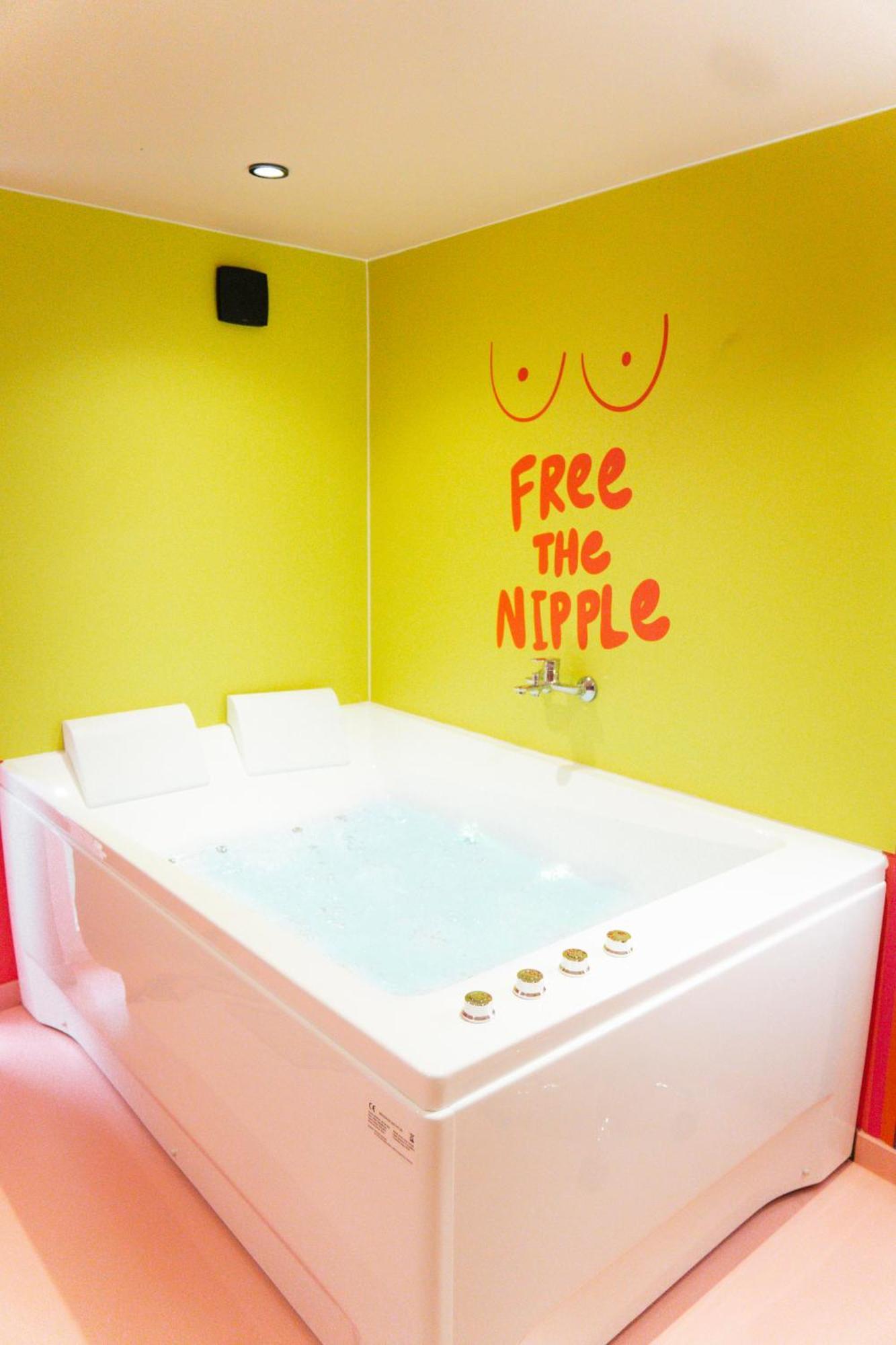 Capsule Girl Power Spa - Balneo - Sauna - Karaoke - Billard - 2 Chambres Charleroi Luaran gambar