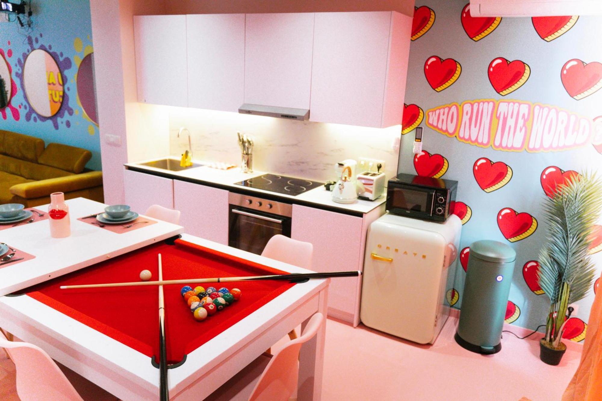 Capsule Girl Power Spa - Balneo - Sauna - Karaoke - Billard - 2 Chambres Charleroi Luaran gambar