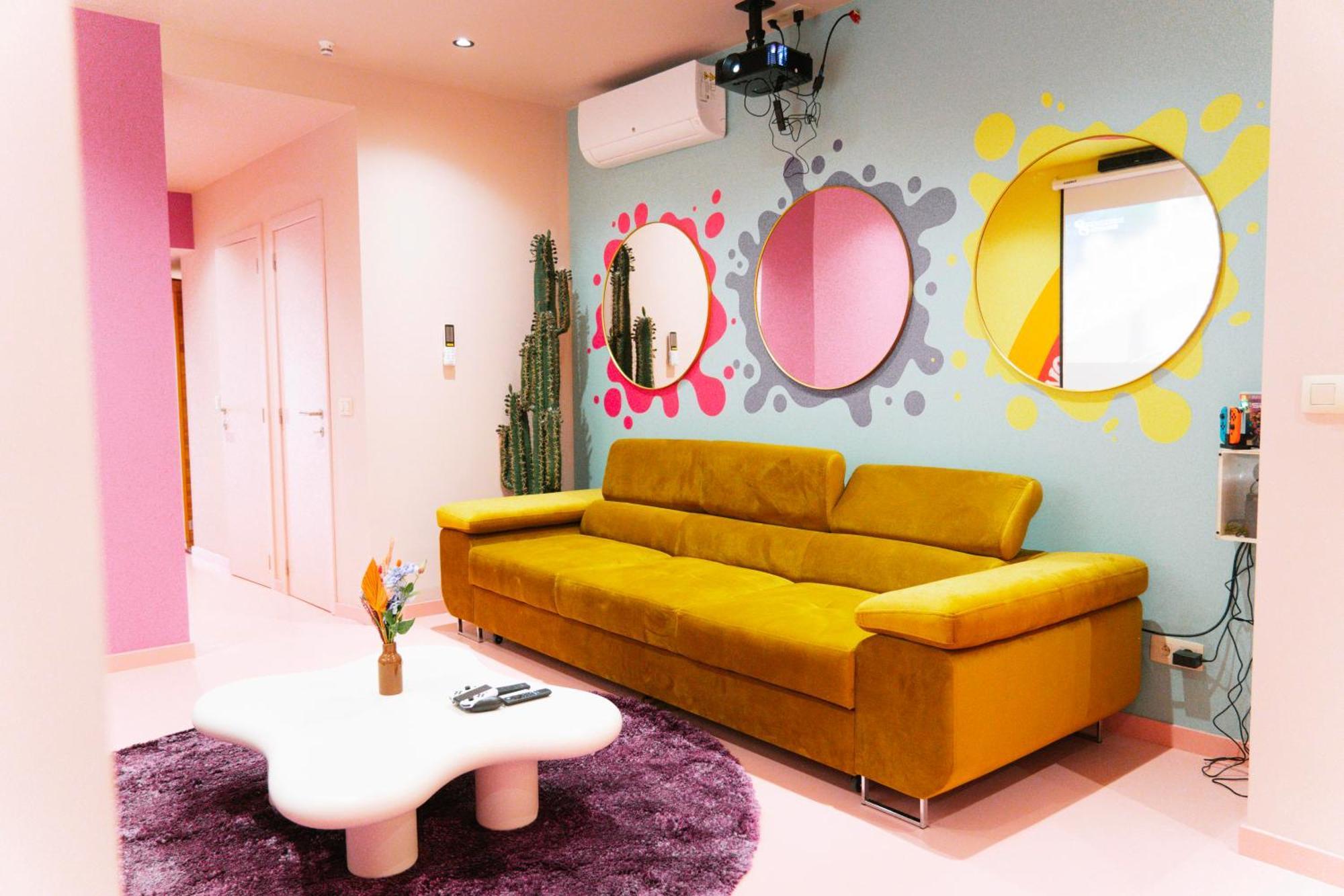 Capsule Girl Power Spa - Balneo - Sauna - Karaoke - Billard - 2 Chambres Charleroi Luaran gambar