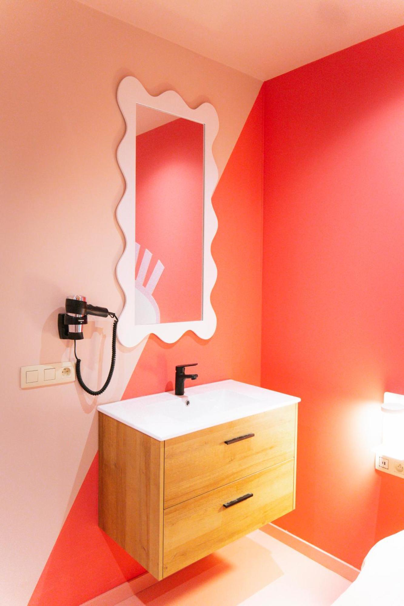 Capsule Girl Power Spa - Balneo - Sauna - Karaoke - Billard - 2 Chambres Charleroi Luaran gambar