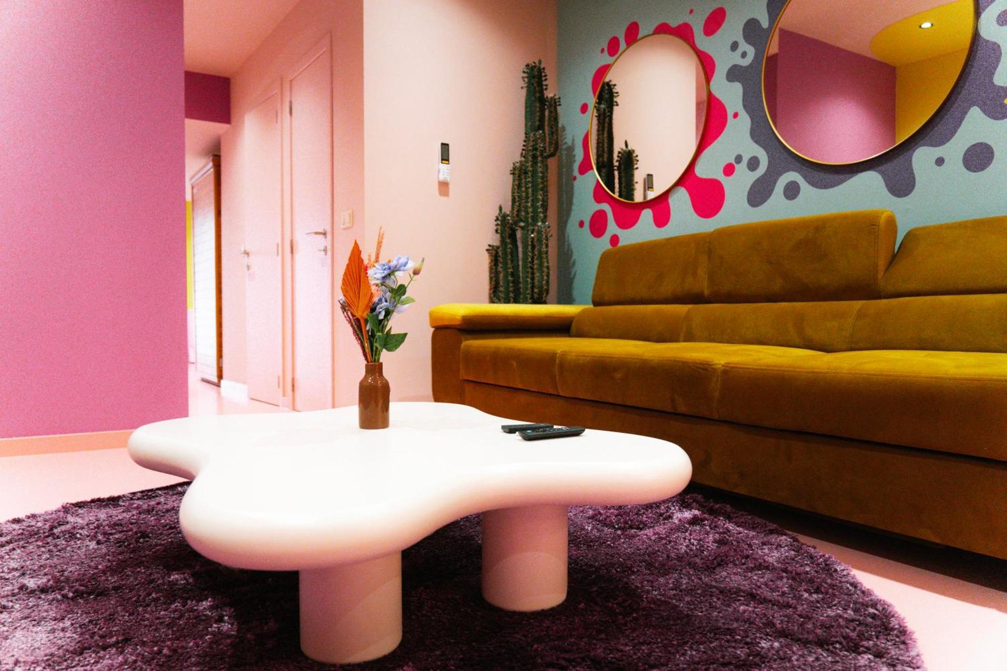Capsule Girl Power Spa - Balneo - Sauna - Karaoke - Billard - 2 Chambres Charleroi Luaran gambar