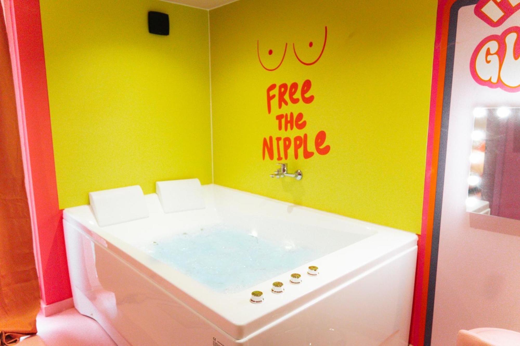 Capsule Girl Power Spa - Balneo - Sauna - Karaoke - Billard - 2 Chambres Charleroi Luaran gambar