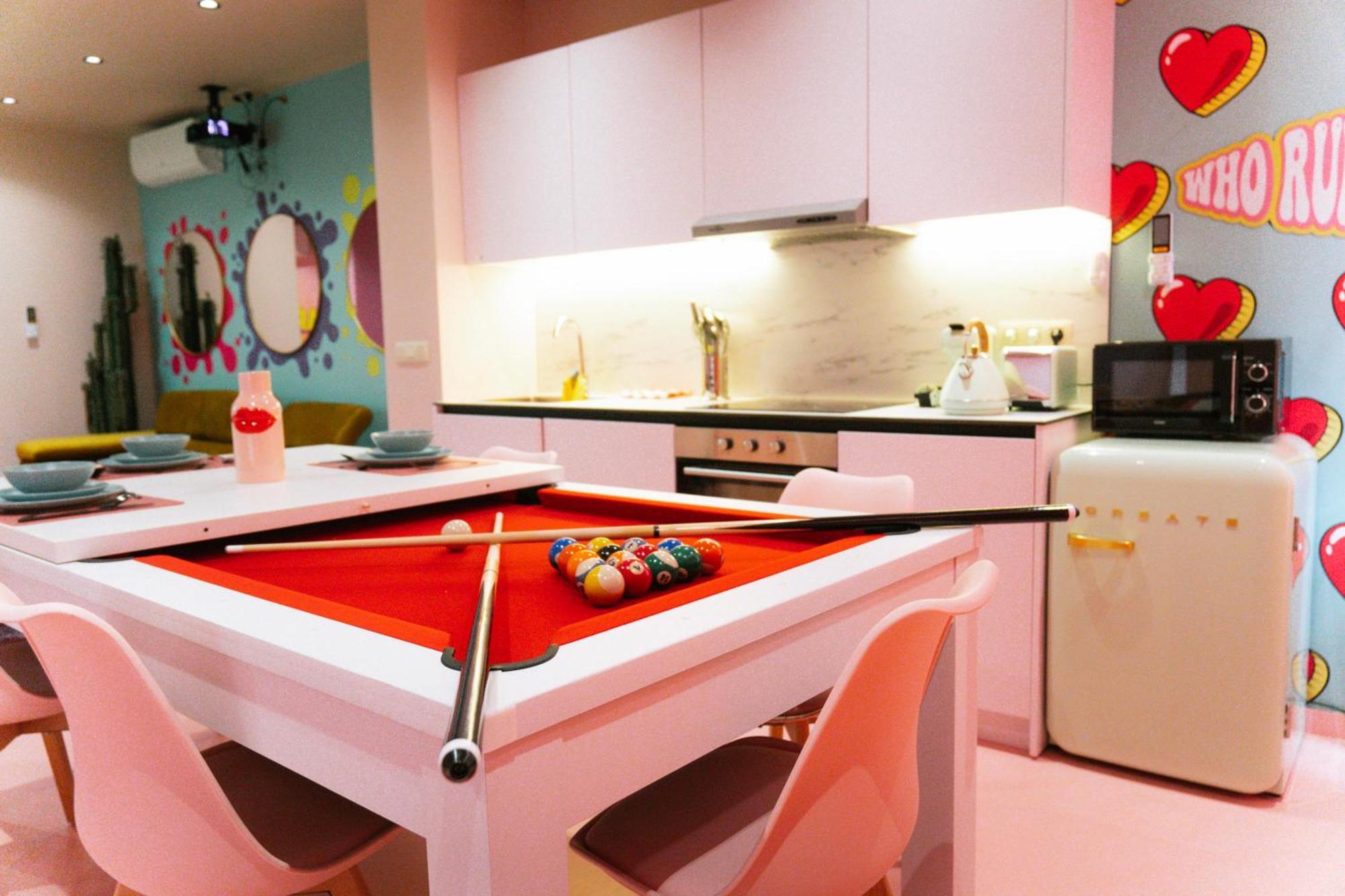 Capsule Girl Power Spa - Balneo - Sauna - Karaoke - Billard - 2 Chambres Charleroi Luaran gambar