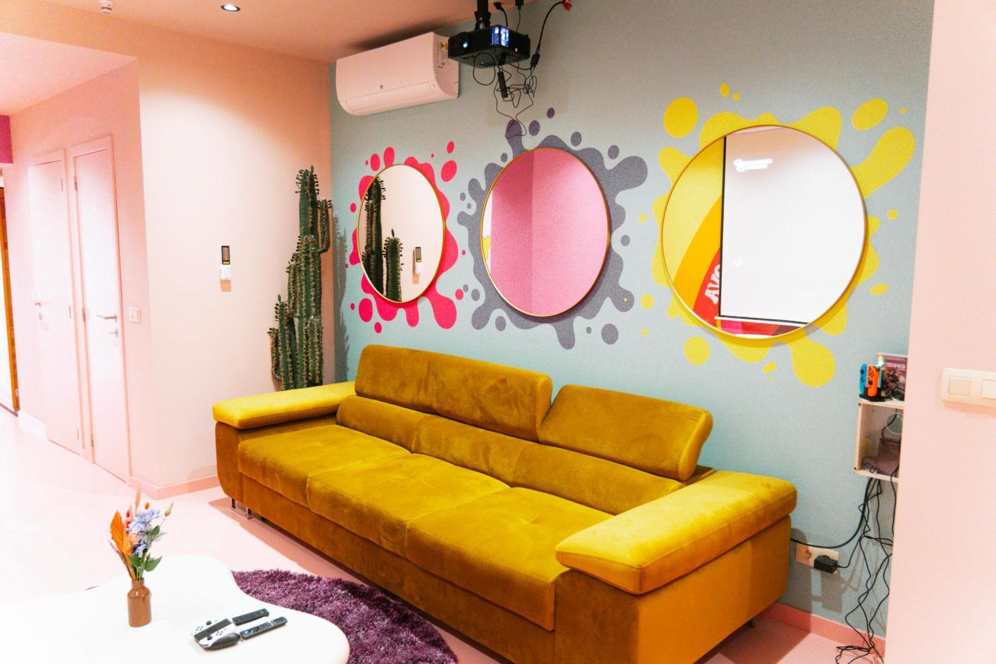 Capsule Girl Power Spa - Balneo - Sauna - Karaoke - Billard - 2 Chambres Charleroi Luaran gambar